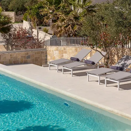 Golden Beach Luxury Villa *