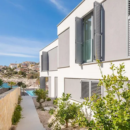 Golden Luxury * Sevid