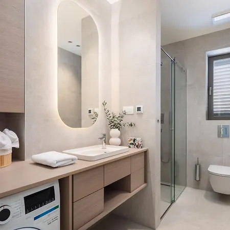 Golden Luxury Sevid