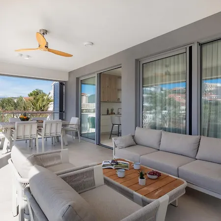 Golden Luxury Sevid